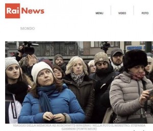 Laura Fontana con gli studenti ed il Ministro della Scuola Giannini ad Auschwitz